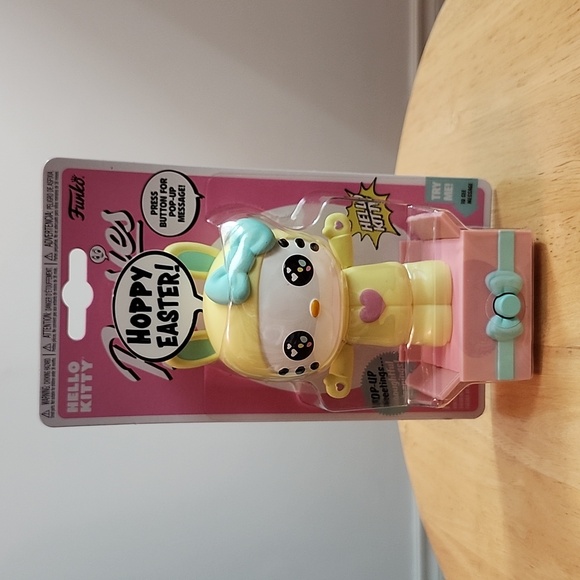 BNIP Funko x Sanrio Hello Kitty as Easter Bunny Popsies - Picture 2 of 7